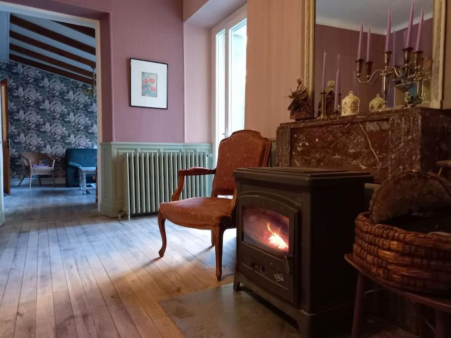Couette-café Maison Violette En Berry
