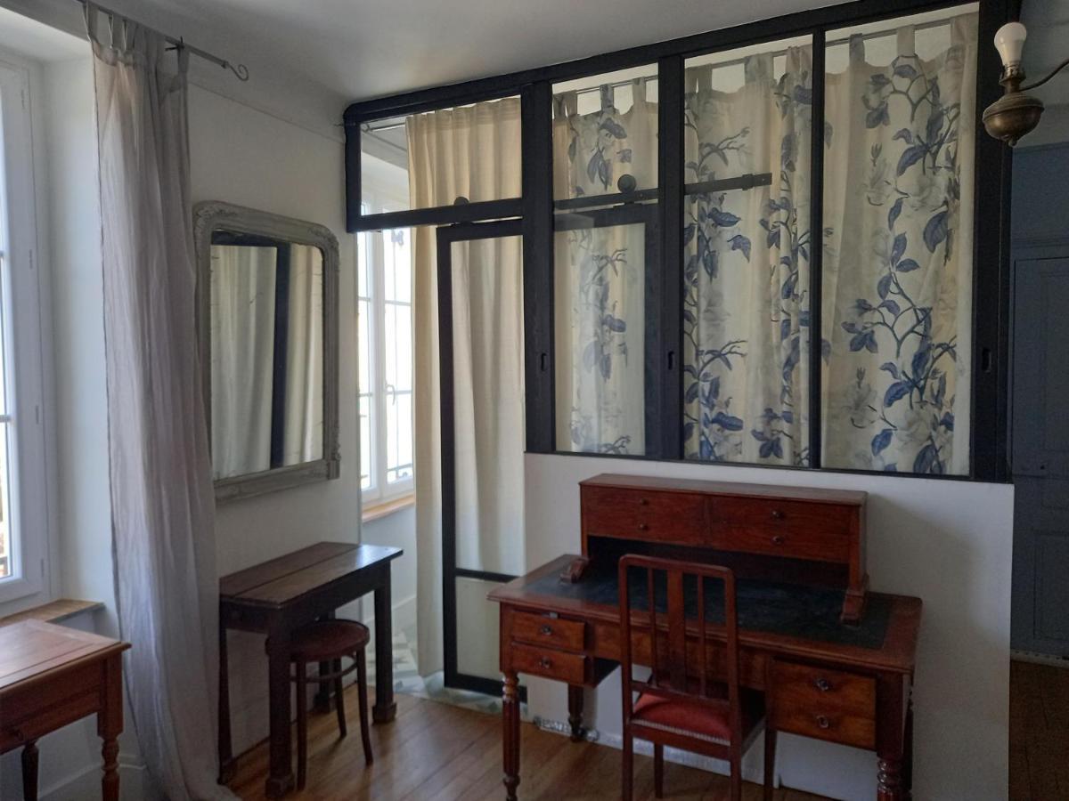 Maison Violette En Berry Aigurande