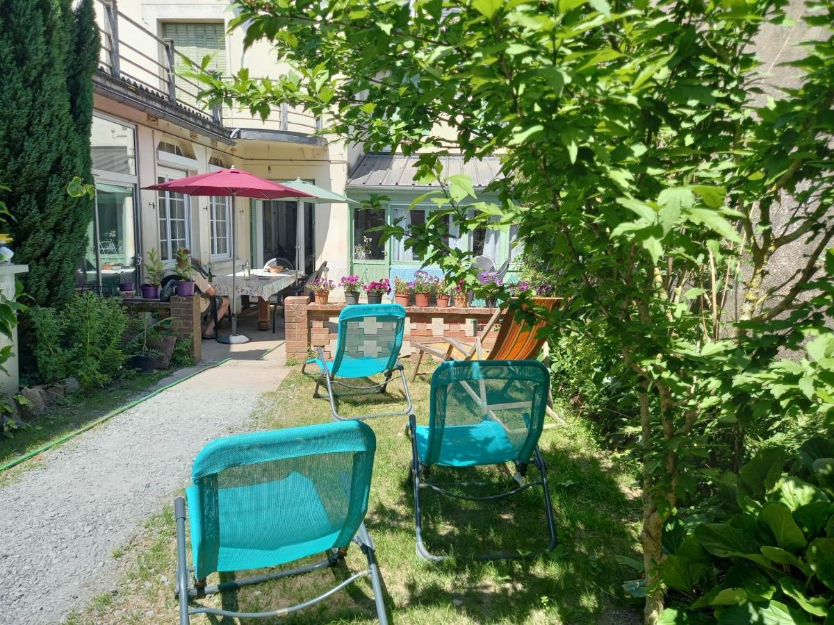 Maison Violette En Berry Couette-café *